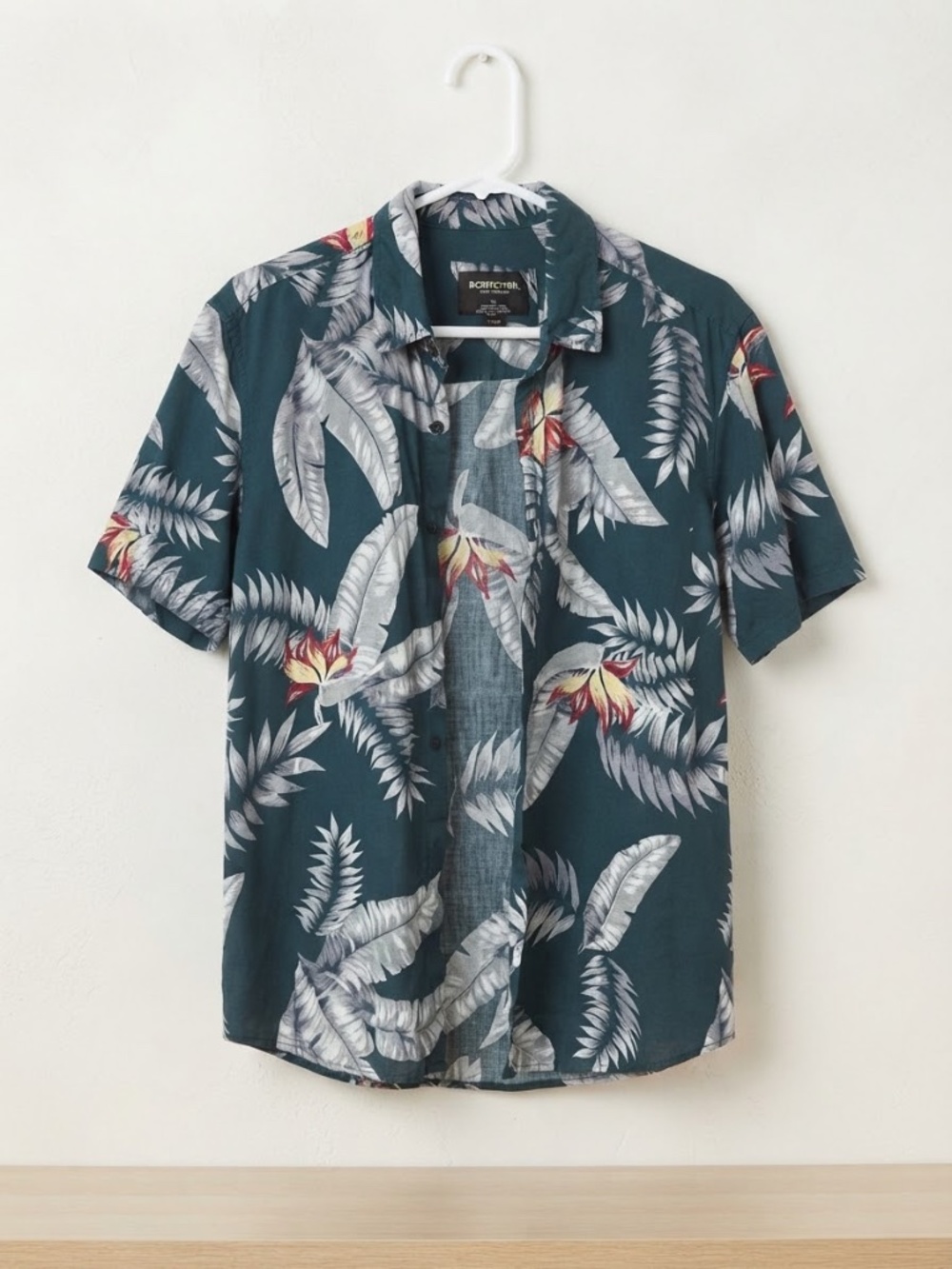 Distortion Mens Modern Tropical Leaf Short-Sleeve Button-Down Shirt